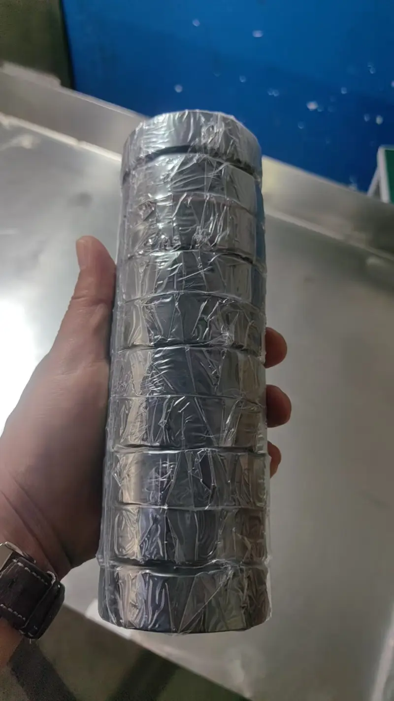 Etiketa autoitsasgarrien materialen egitura eta errendimendu-parametro nagusiak